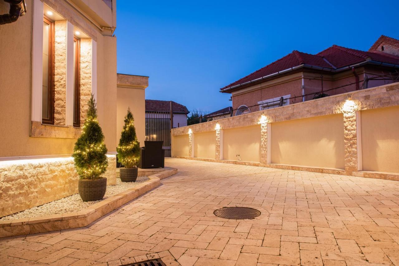 H & V Residence - Diamond Bungalow Apartment อาราด ภายนอก รูปภาพ