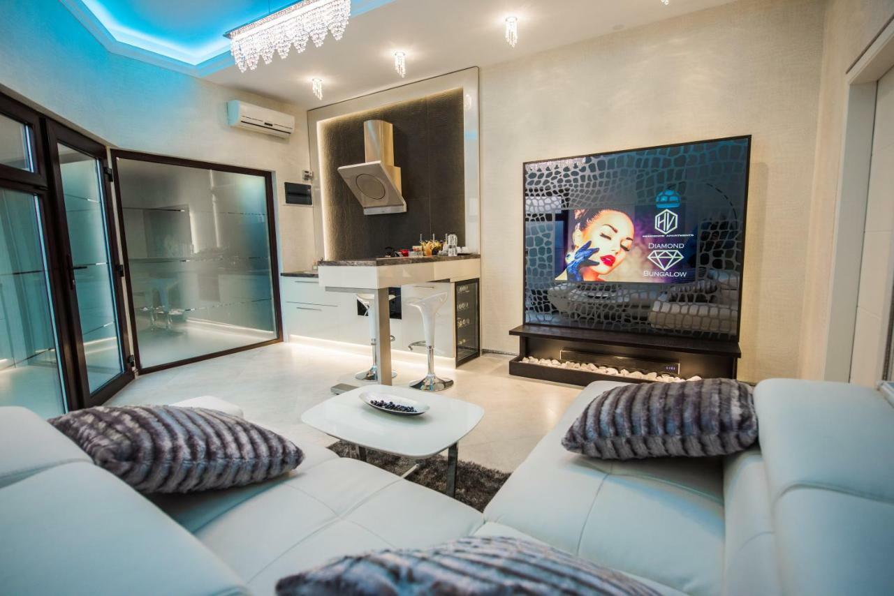 H & V Residence - Diamond Bungalow Apartment อาราด ภายนอก รูปภาพ