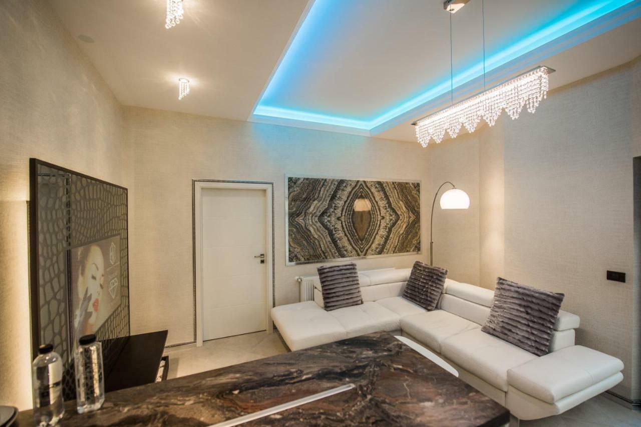 H & V Residence - Diamond Bungalow Apartment อาราด ภายนอก รูปภาพ