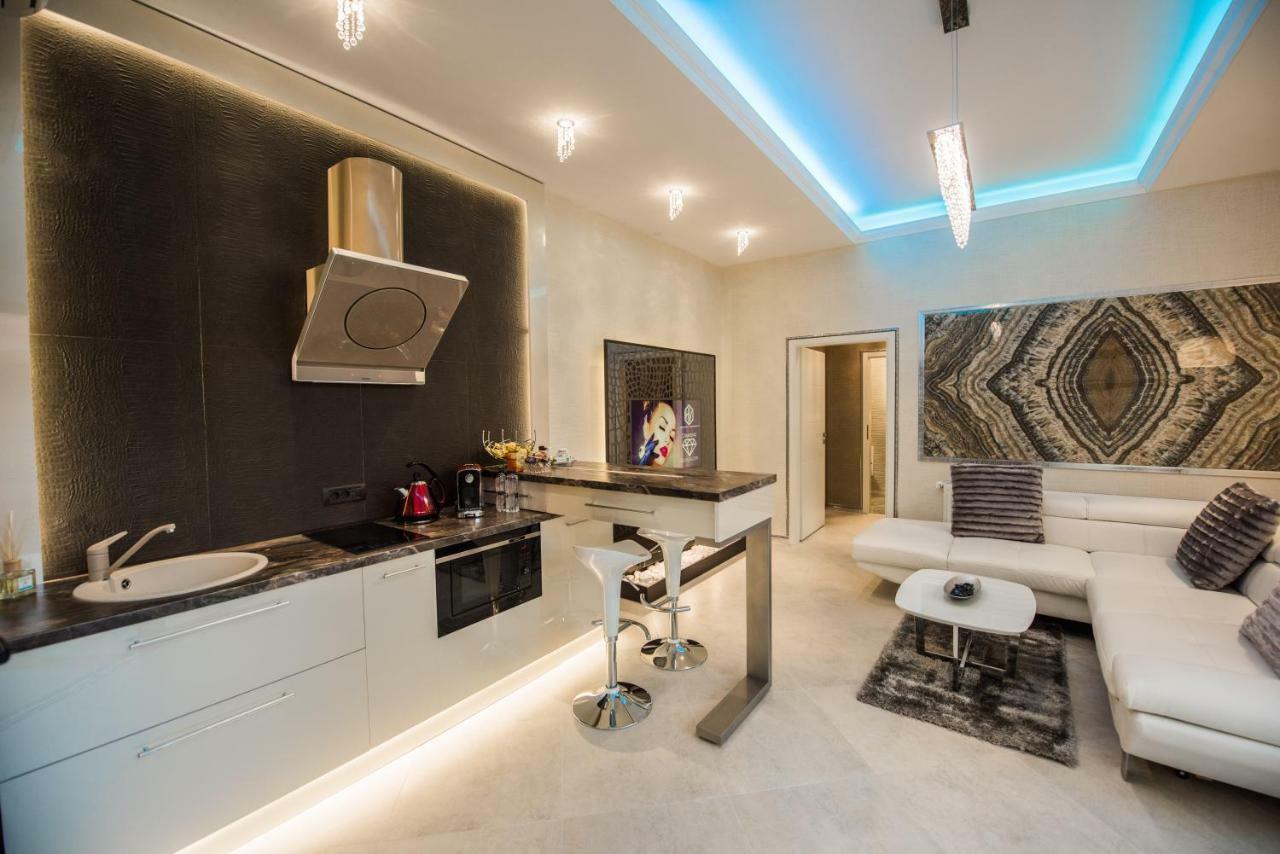 H & V Residence - Diamond Bungalow Apartment อาราด ภายนอก รูปภาพ