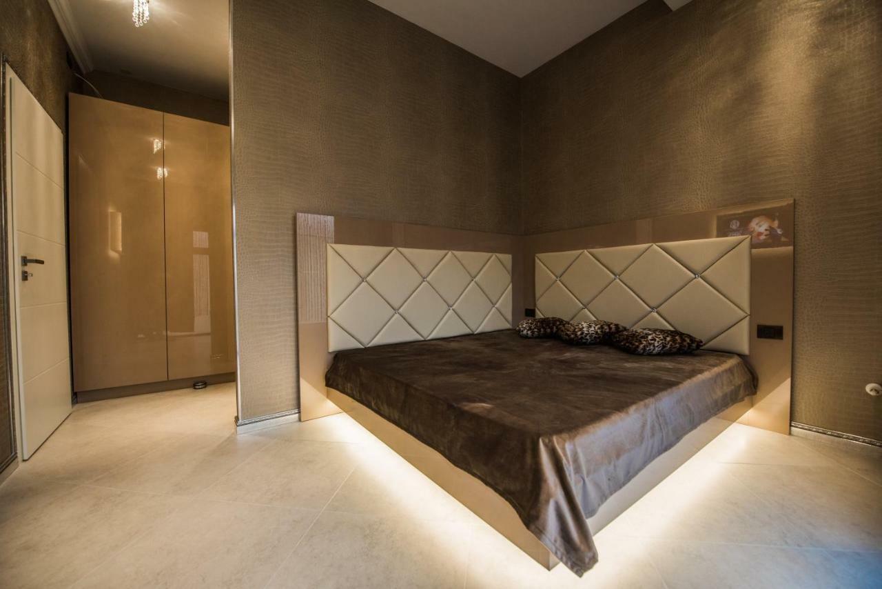 H & V Residence - Diamond Bungalow Apartment อาราด ภายนอก รูปภาพ
