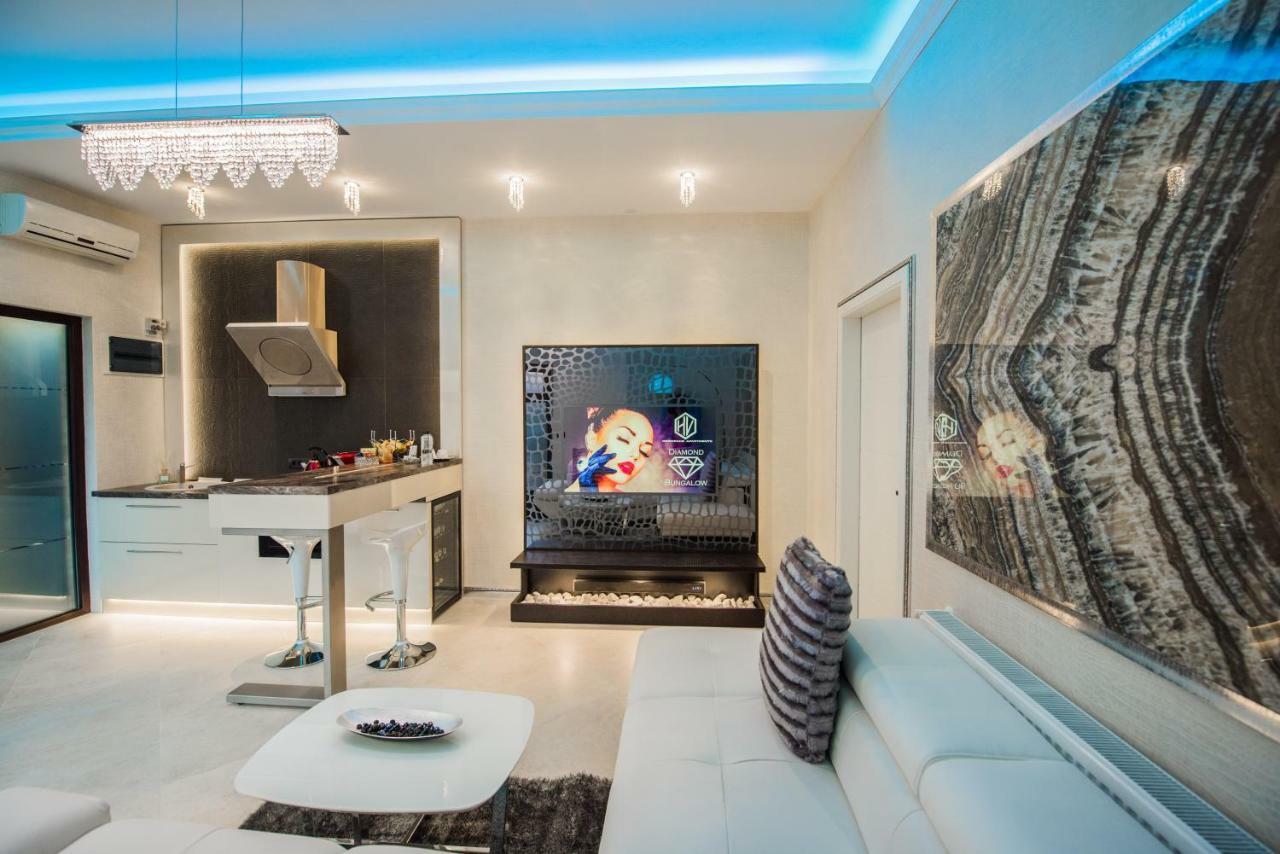H & V Residence - Diamond Bungalow Apartment อาราด ภายนอก รูปภาพ